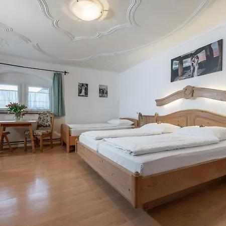 Bed & Breakfast Feichthub 3*